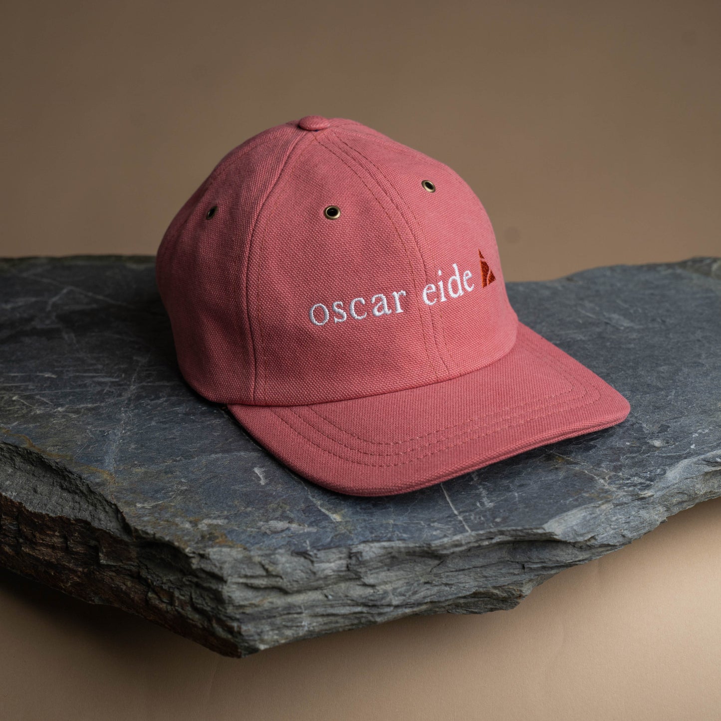 Fujikinbai Embroidered Cap - Lupin