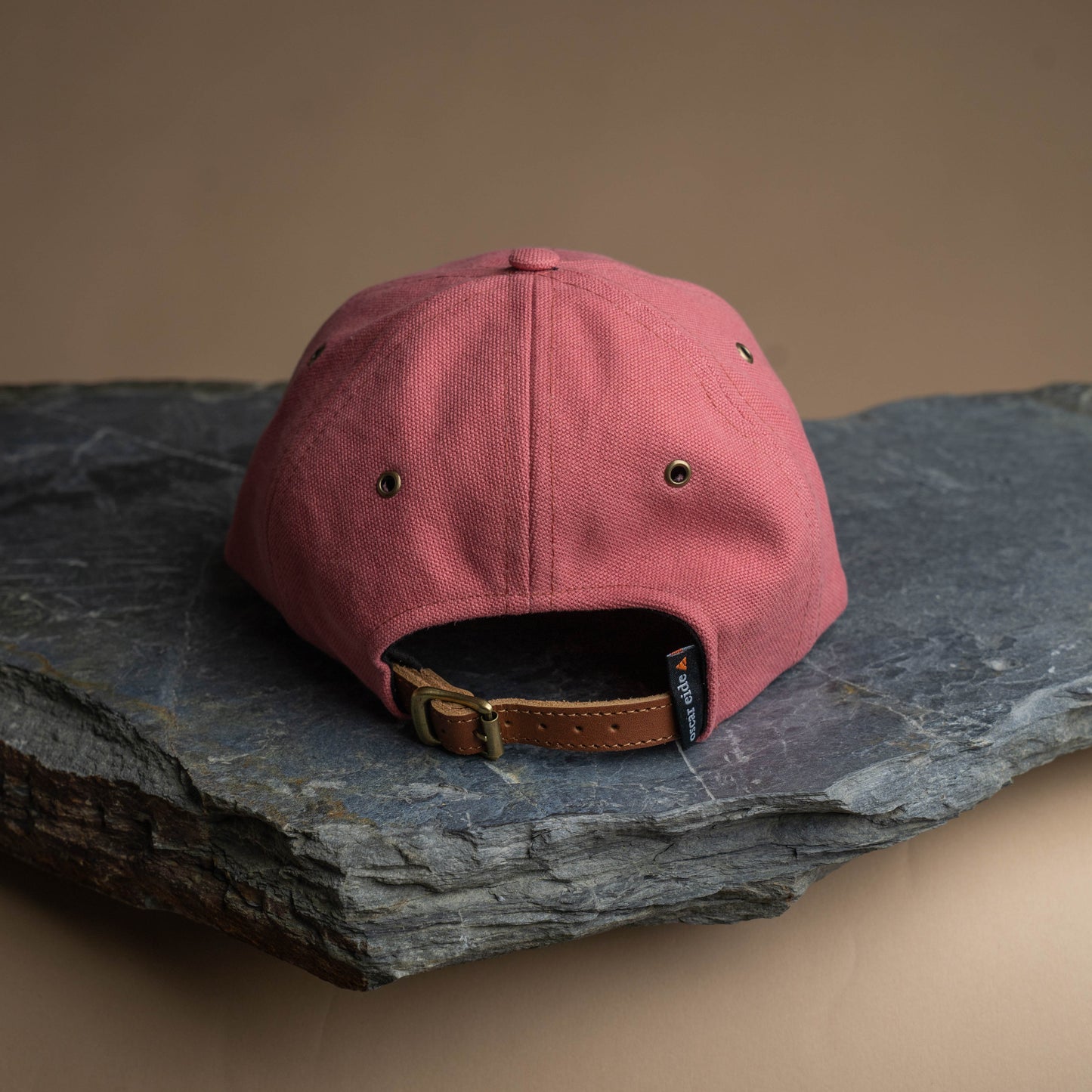 Fujikinbai Embroidered Cap - Lupin