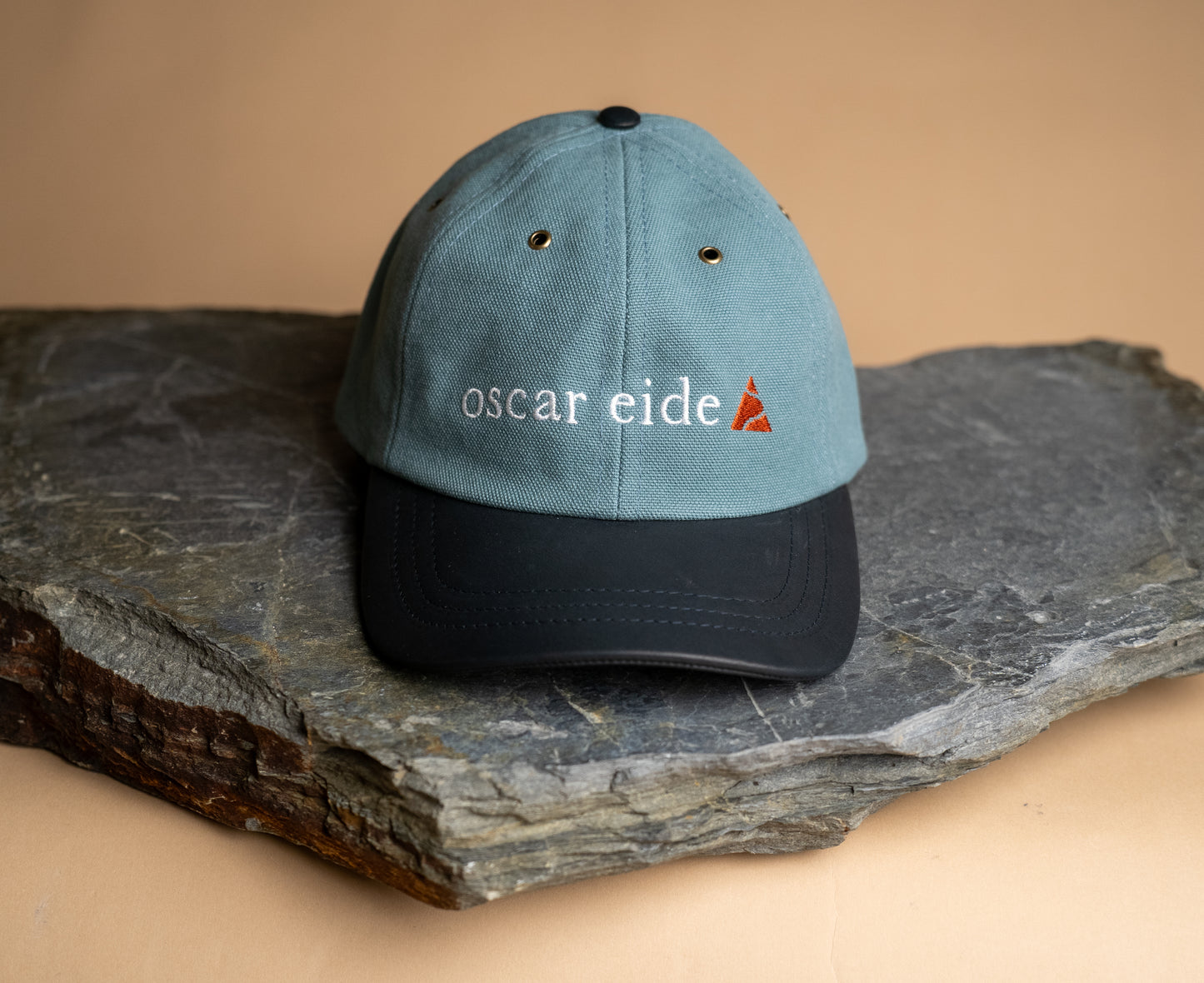 Fujikinbai Embroidered Leather Cap - Pacific